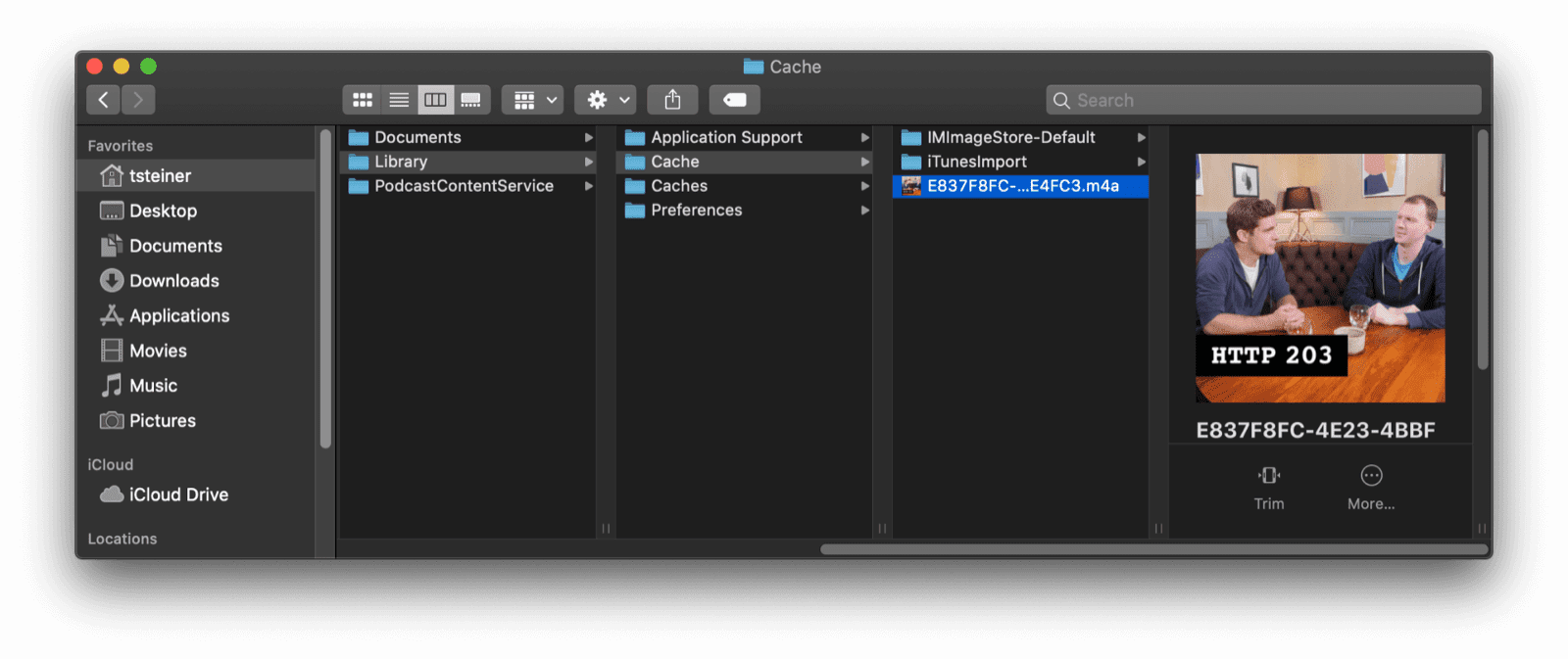 macOS Finder chuyển đến thư mục hệ thống của ứng dụng Podcasts.