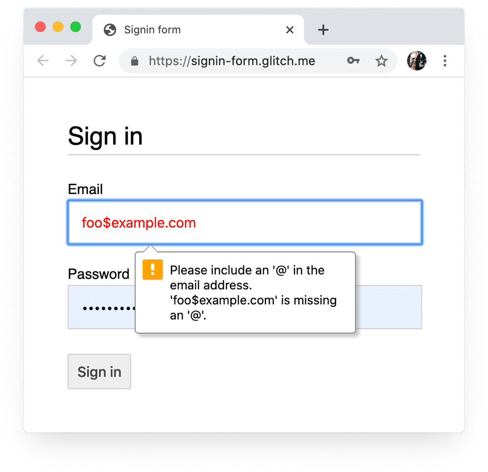 Форма входа в Chrome на настольном компьютере, на которой отображается запрос браузера и фокус для недопустимого значения адреса электронной почты.